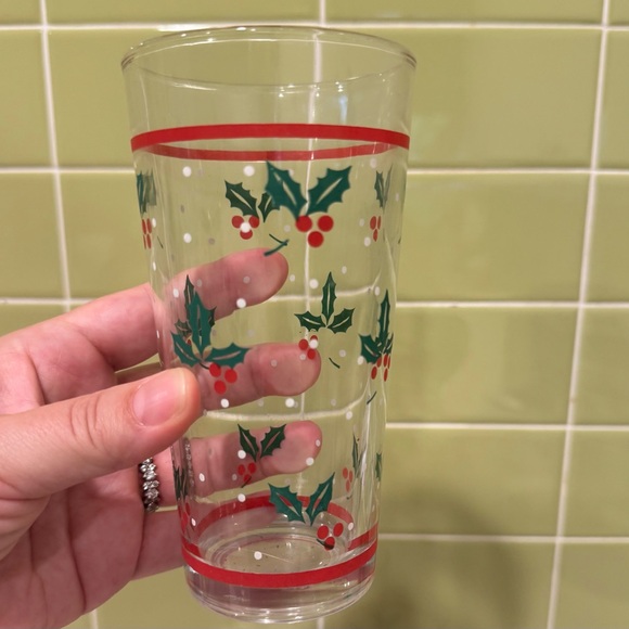 Festive Holiday Glasses with Holly Design - Set of 4 - Picture 5 of 9